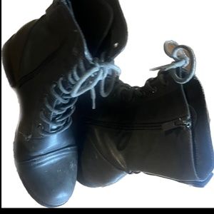 Combat boots